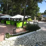 פארק נופש Village פוליקורו