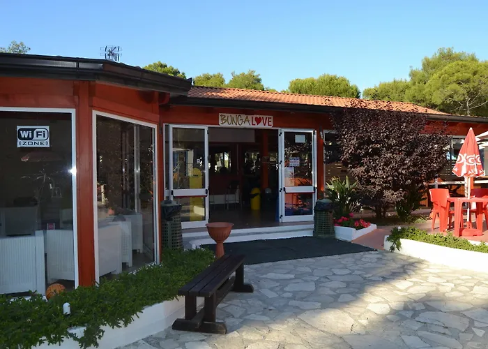 Village Kompleks wypoczynkowy 3*