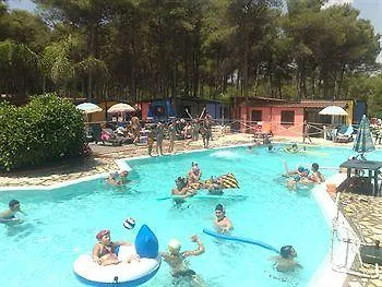 홀리데이파크 Village 3*